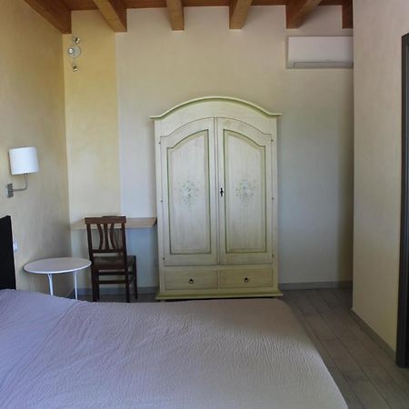 B&B Ai Prati Lesignana Exterior foto